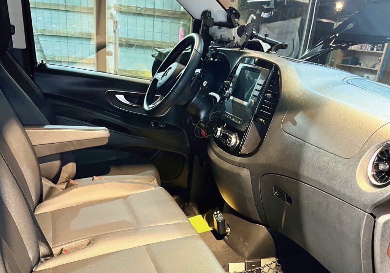 9-seater driver’s cockpit