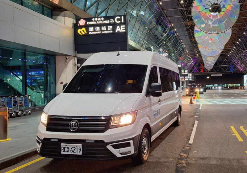 miragz Tourism & Travel Nanny Car Image