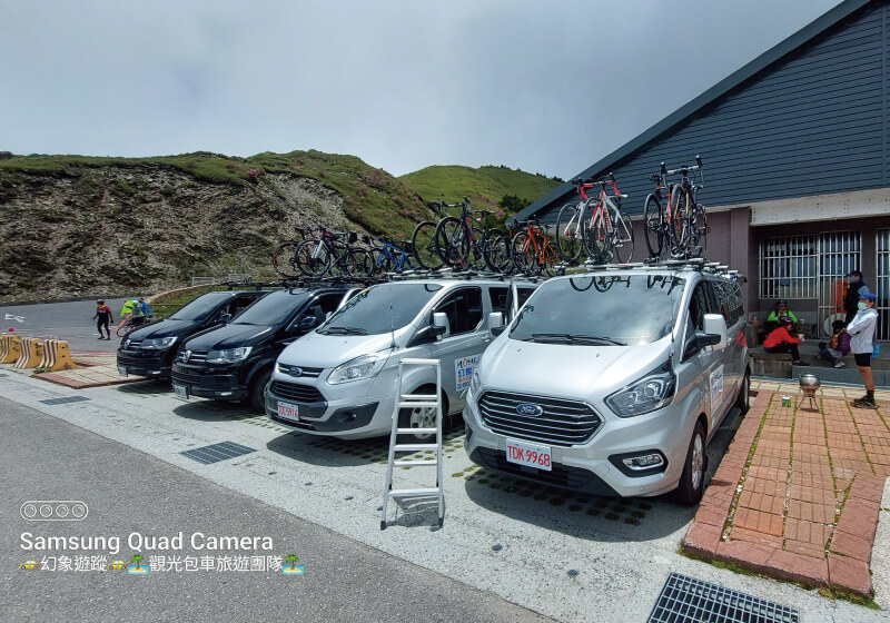 miragz Tourism & Travel 9-Seater Van Image