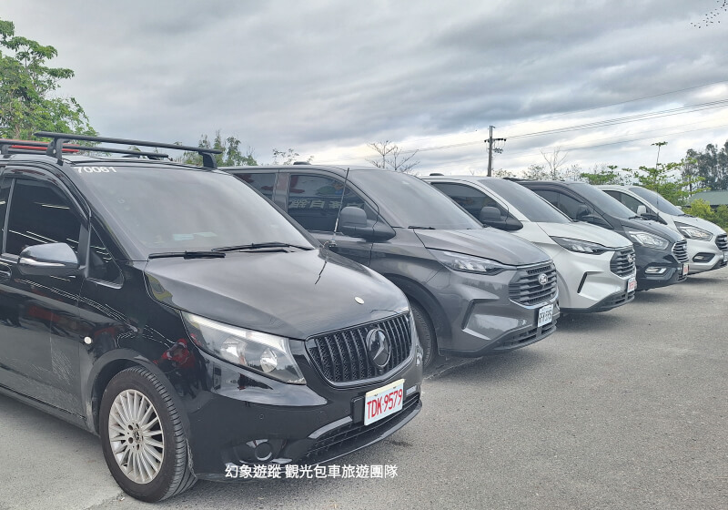 miragz Tourism & Travel 9-Seater Van Image