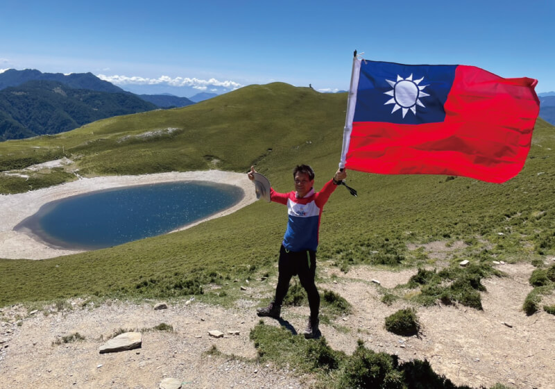 miragz Tourism & Travel 9-Seater Van Image