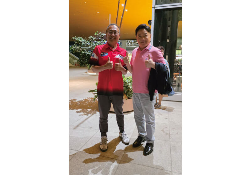 從後台到上車那一刻，藍寶石大歌廳藝人團隊選擇的那台大T保母車的第3張圖片